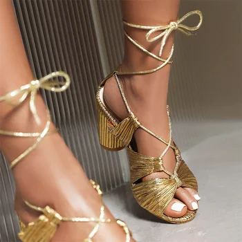 Vara Tocuri De Aur Cruce Strappy Lace-Up Sandale Pentru Femei De Moda Elegant Med Bloc Metalic De Catifea Rochie De Mireasa Pantofi Deget De La Picior Deschis